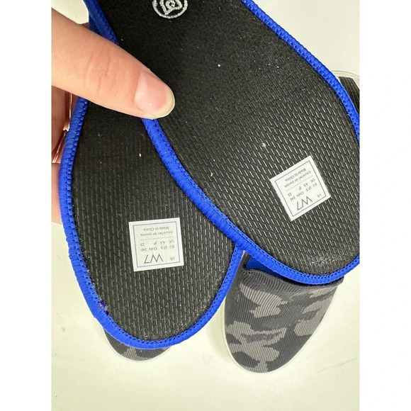 Rothy’s Size 7 The Sneaker in Black and Grey Camo - Picture 5 of 5